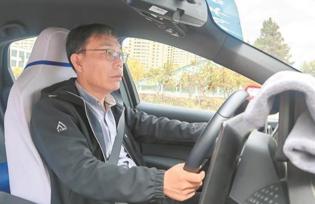 【最美高原奮斗者·最美交通人】15年接送路 照亮一座城——記青海申青出租租賃汽車有限公司駕駛員曹團結