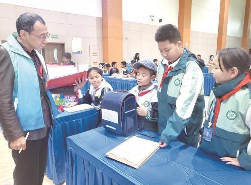 青海西寧市城北區(qū)青少年科創(chuàng)大賽炫酷發(fā)明頻出