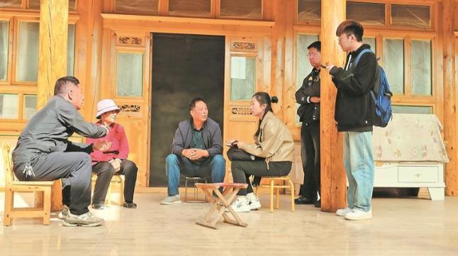 在高原一線錘煉作風 用融媒筆觸書寫時代——寫在第26個中國記者節